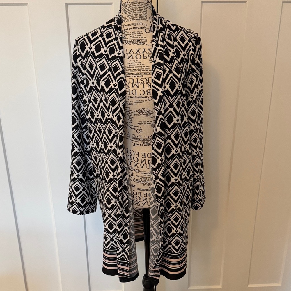 Jones Studio Black and White Geometric Cardigan